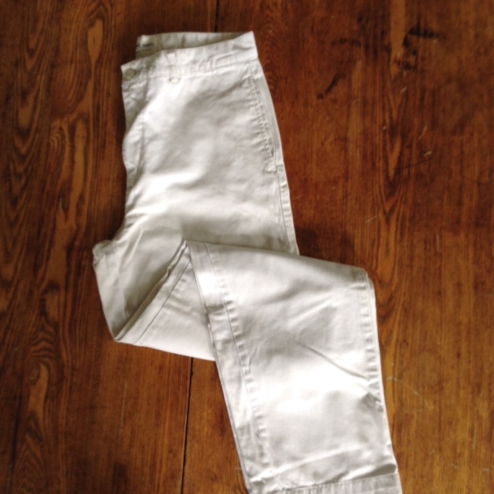 Old Navy Plain Front Khakis 32/34